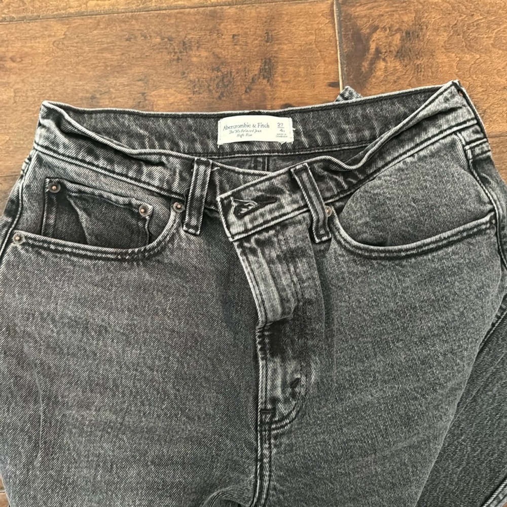 Black 90s jeans